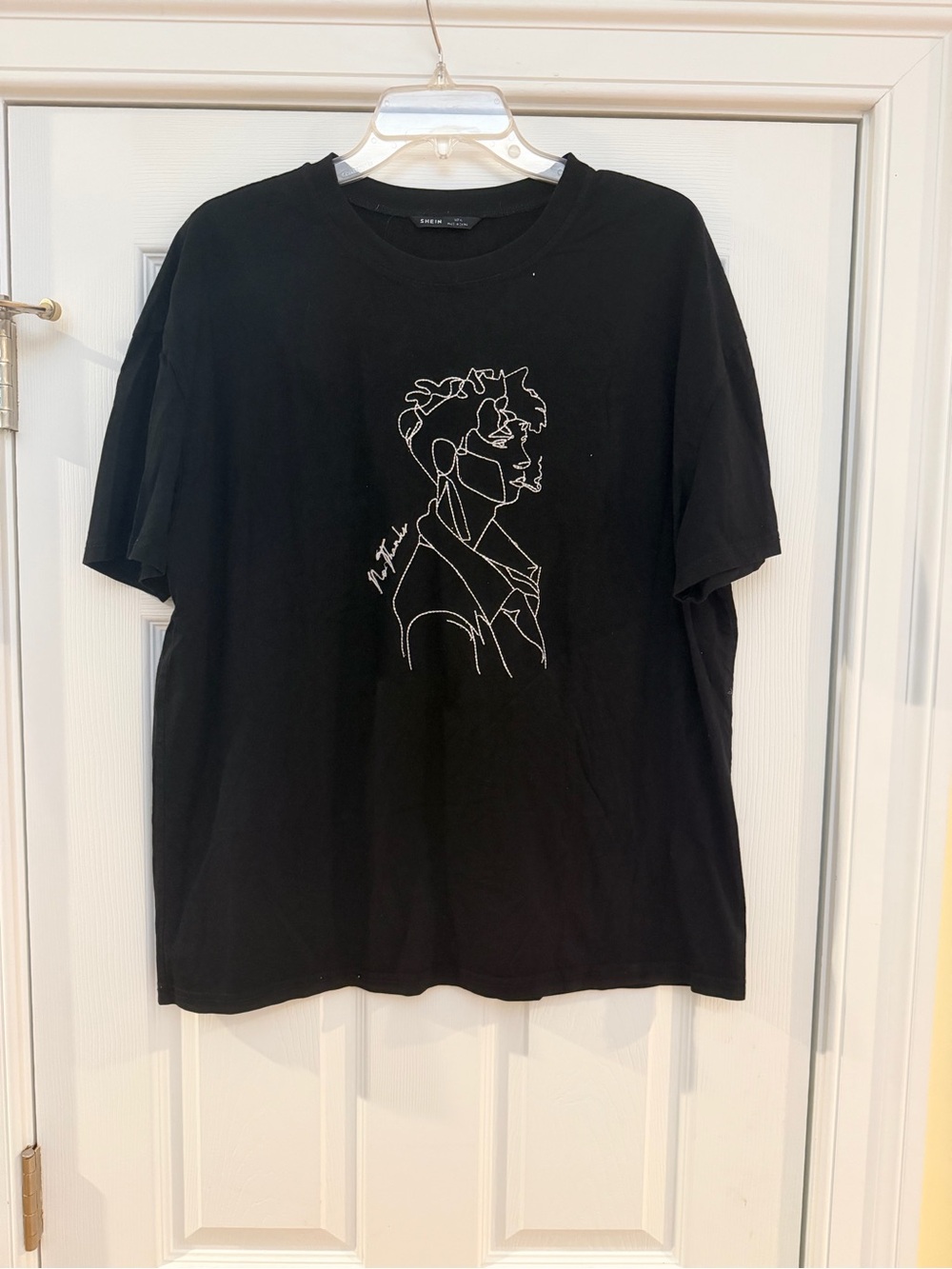 Women's Size XL "SHEIN" Black Short-Sleeve Tee with White Line-Art Portrait GUC